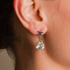 AUTHENTIC! Chanel teardrop crystal earrings
